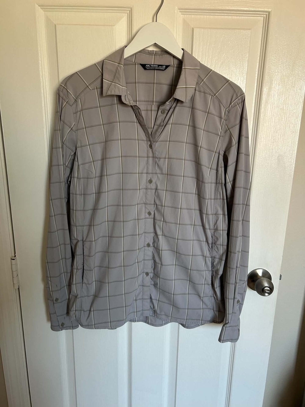 Arc’teryx Women’s Large Gray Plaid Stretch Long Sleeve Hiking Shirt